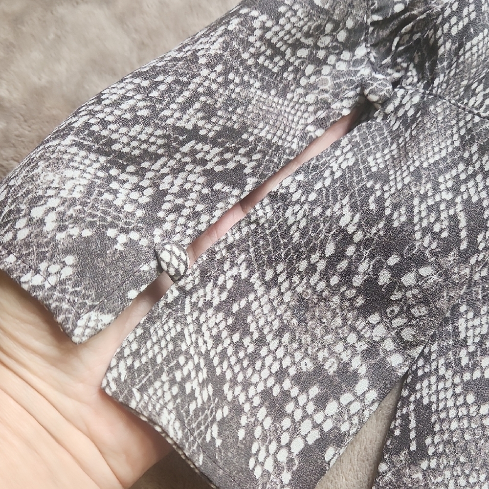 🐦 FP Movement by Free People   Snake Skin Print Blouse - Picture 5 of 10